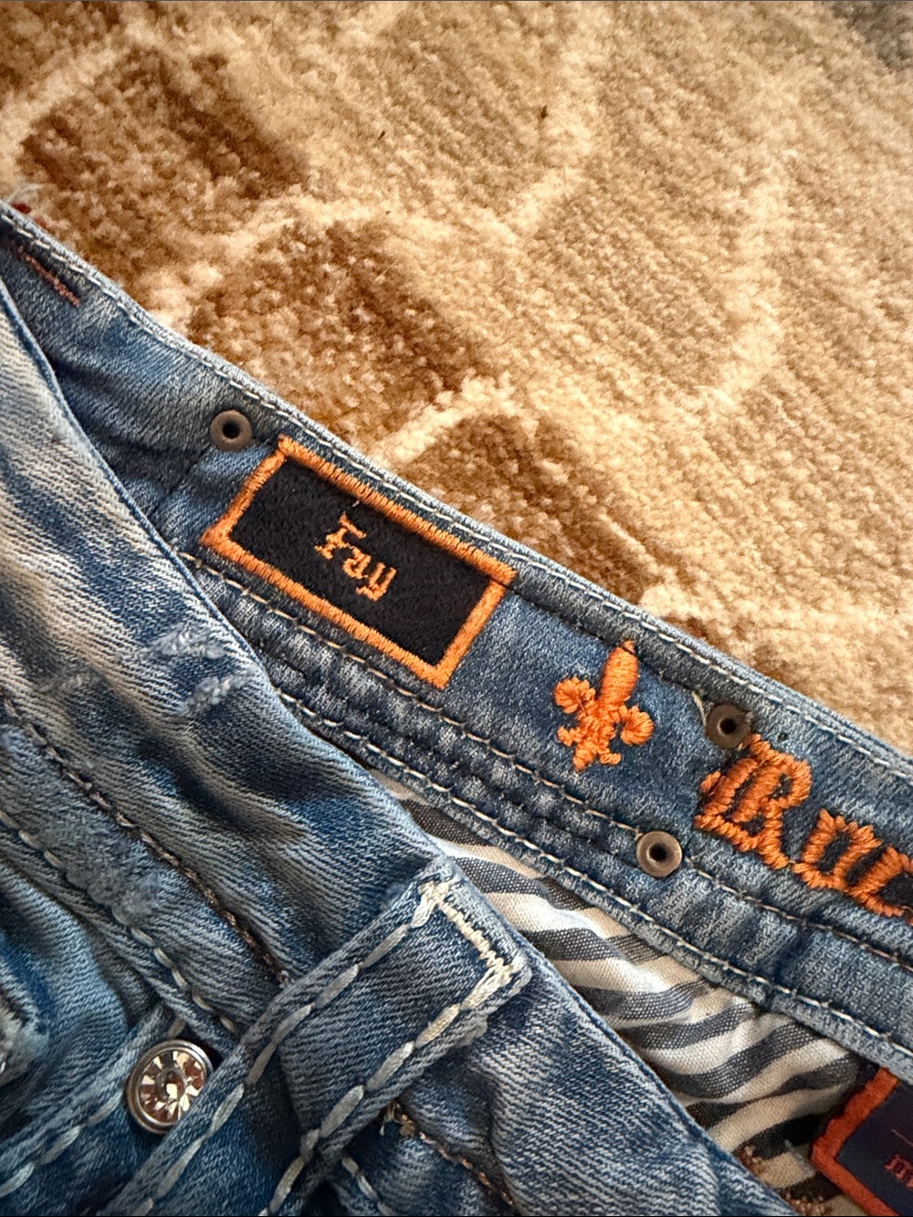 Rock Revival Light Wash Women's Skinny Jeans with Embellished Pockets Size 29 - Picture 7 of 7